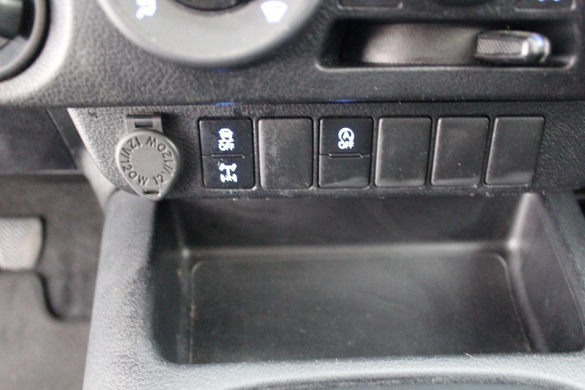 TOYOTA HILUX 2.4 D4D M/T DC 4X4 COMFORT .VC.