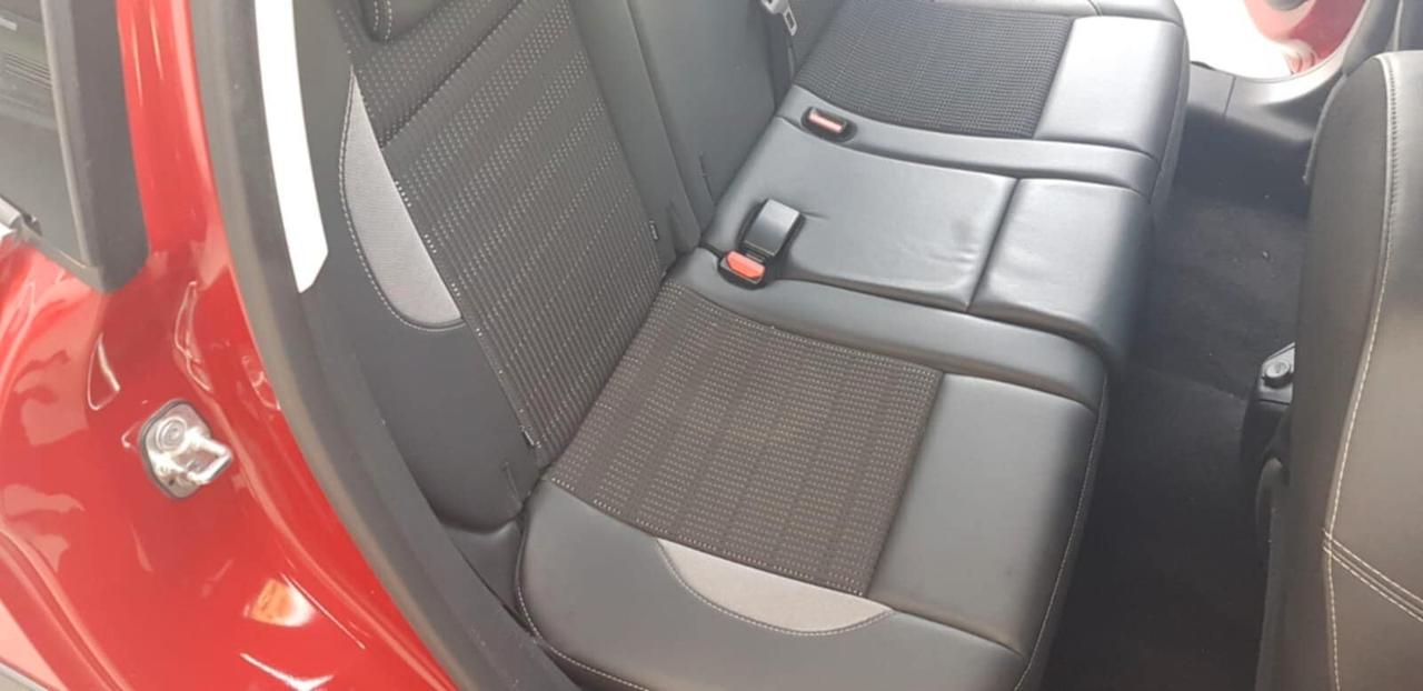 Peugeot 2008 1.5 HDi 100 CV Allure