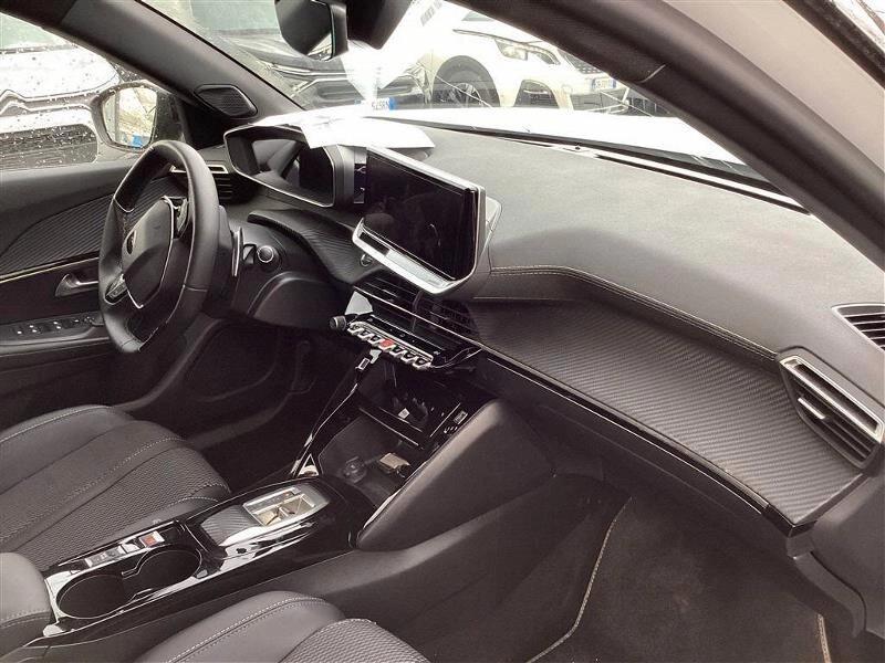 Peugeot 2008 PureTech 130 S&S EAT8 GT