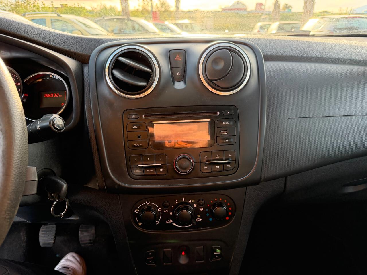 DACIA SANDERO 2016 900 BENZINA/GPL 90 CV *TAGLIANDATA