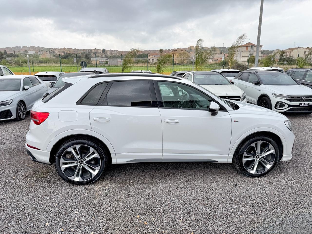 AUDI Q3 2.0TDI quattro S-LINE NAVI LED CERCHI 20 PELLE RETROCAMERA