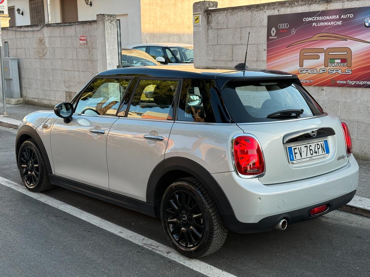 Mini 1.5 Cooper D 5porte B.Street NAVI LED - 2019