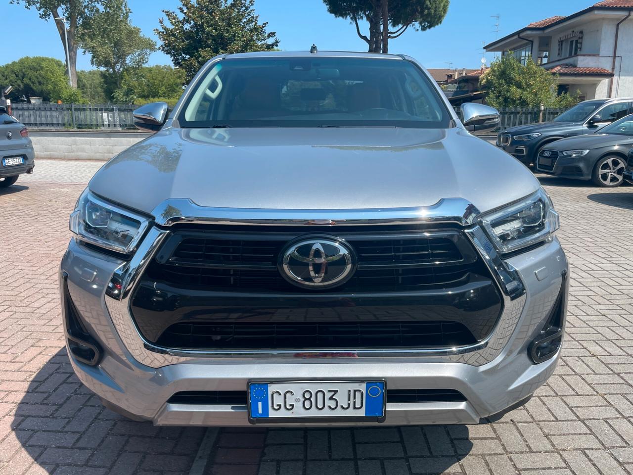 Toyota Hilux 2.4 D-4D A/T 4WD 4 porte Double Cab Executive