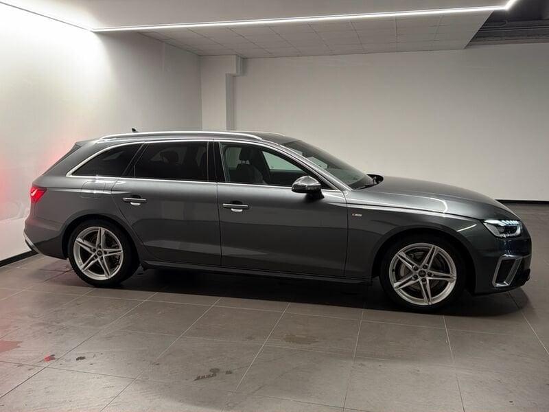 Audi A4 AVANT 40 TDI QUATTRO S TRONIC S LINE