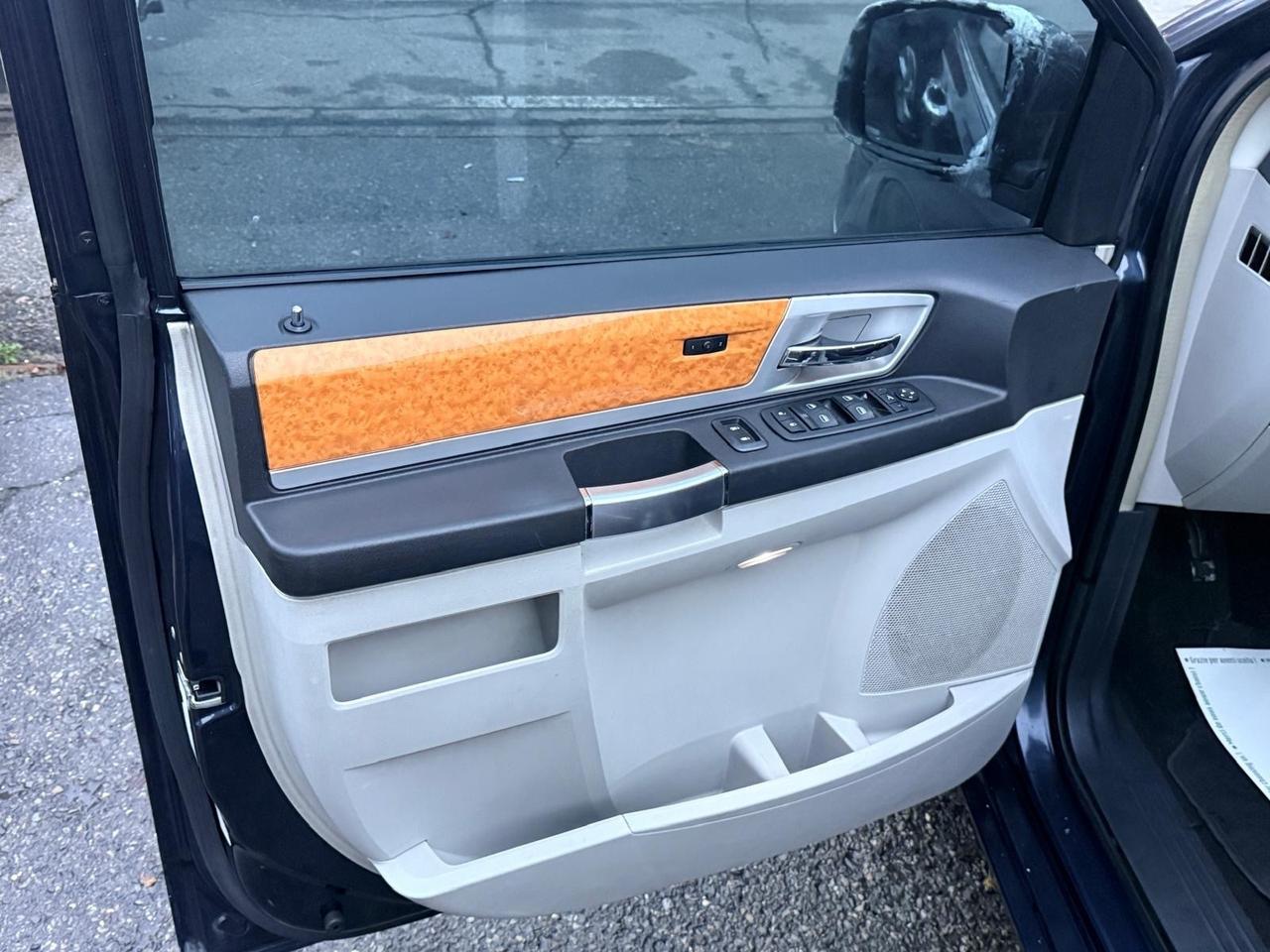 Chrysler Voyager Grand 2.8 CRD DPF Limited