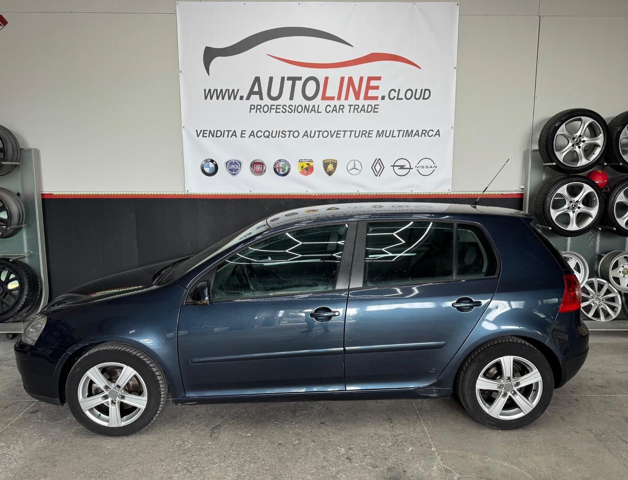 Volkswagen Golf 1.6 16V FSI 5Porte ADATTA NEOPATENTATI
