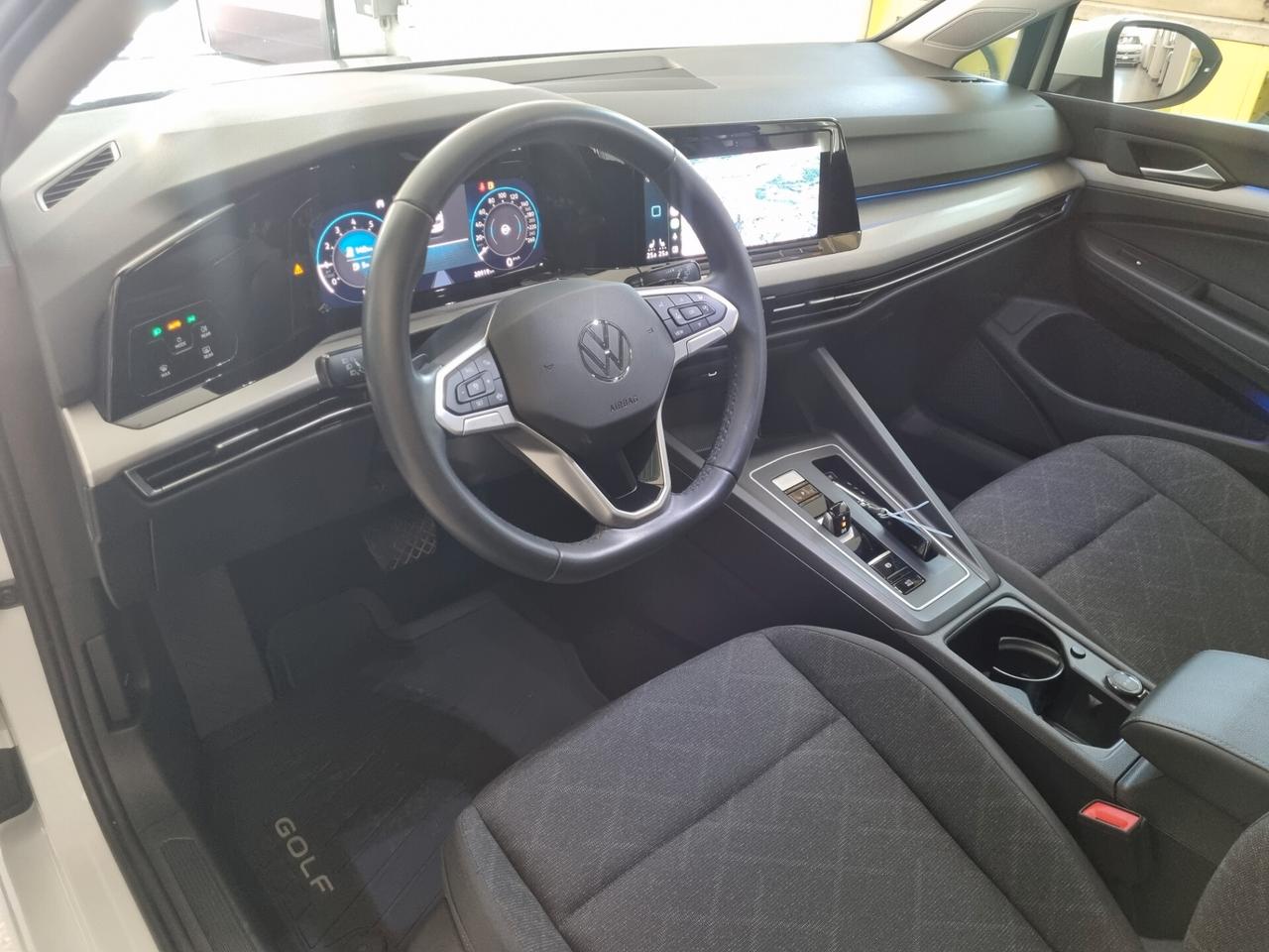 Volkswagen Golf 1.5 TGI DSG Life, 37800KM!!