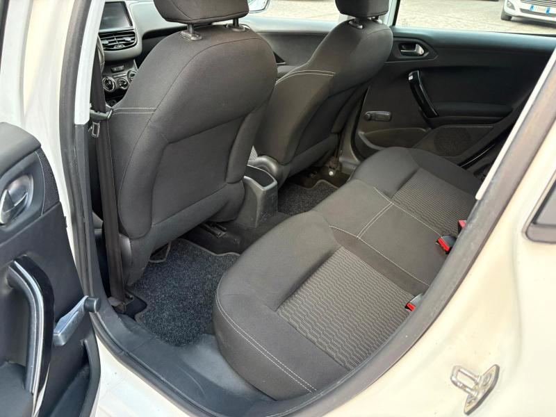 PEUGEOT 208 1.6 DIESEL 75 CV ADATTA NEOPATENTATI