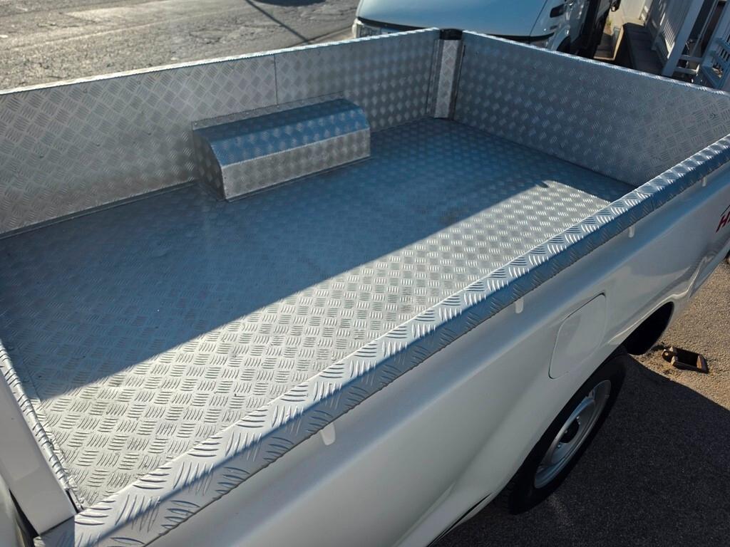 Toyota Hilux 2.5 D-4D 2WD 2p. Pick-up