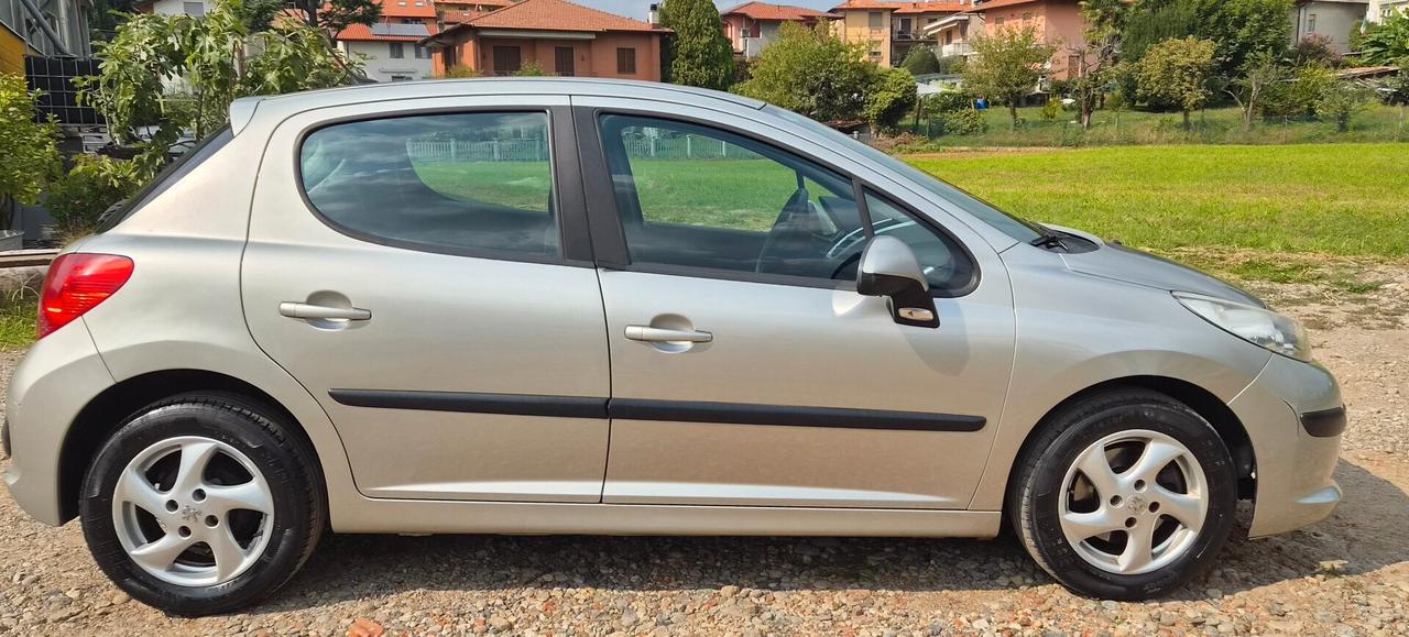 Peugeot 207 1.4 8V 75CV 5p. X Line