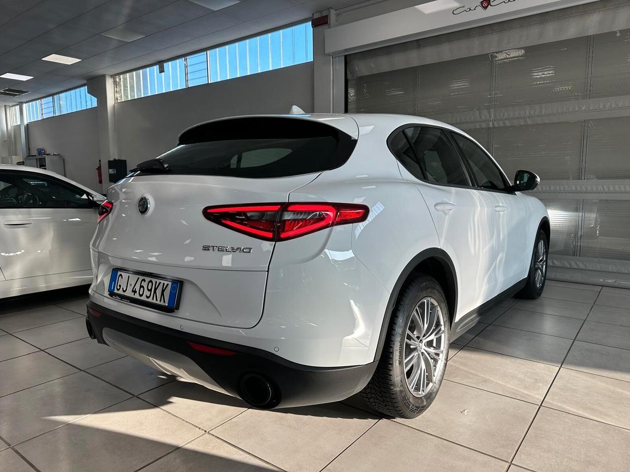 Alfa Romeo Stelvio 2.2 Turbodiesel 160 CV AT8 RWD