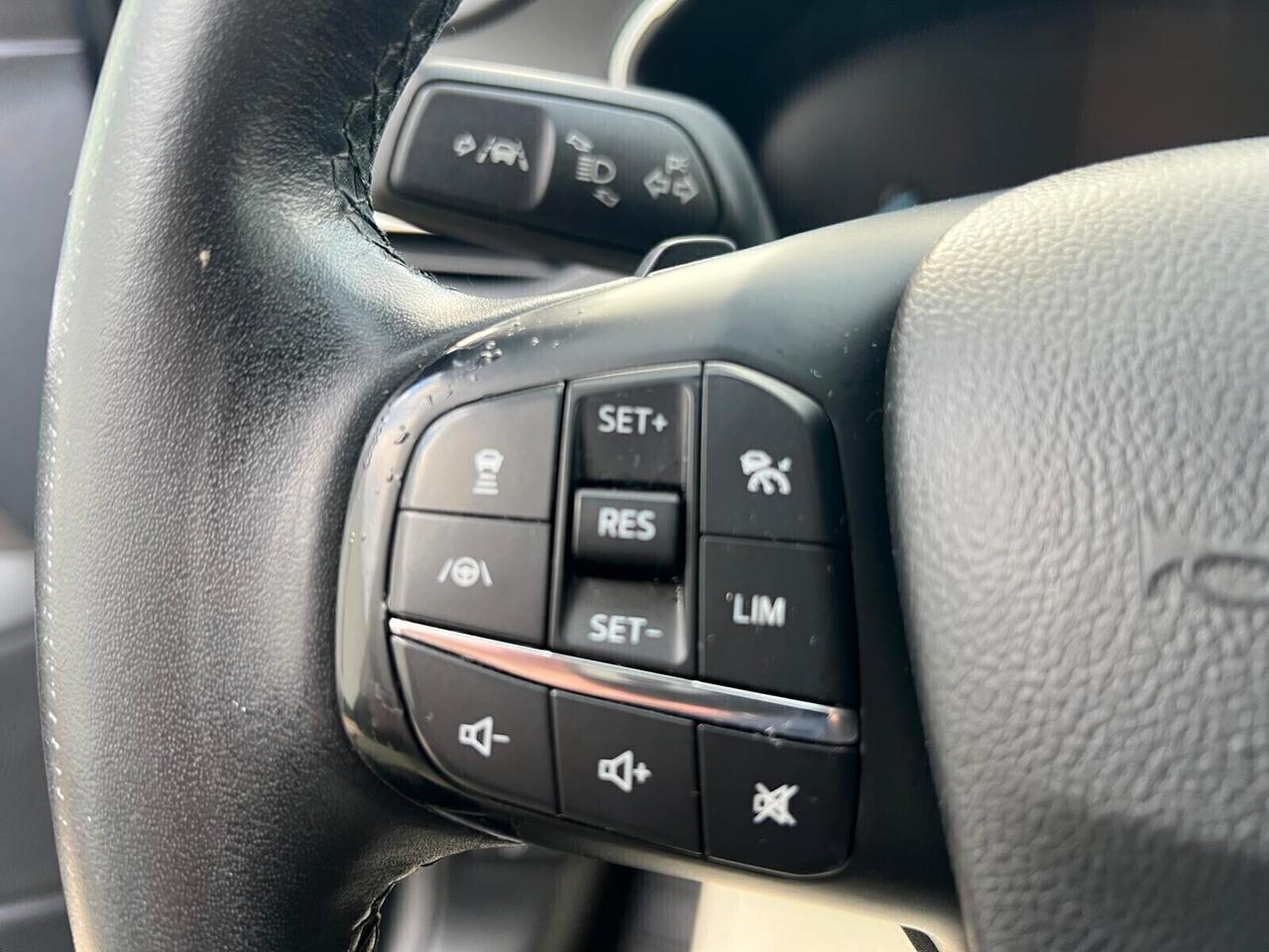 Ford Focus 1.5 TDCi 120 CV NAVI PARK LED CAM