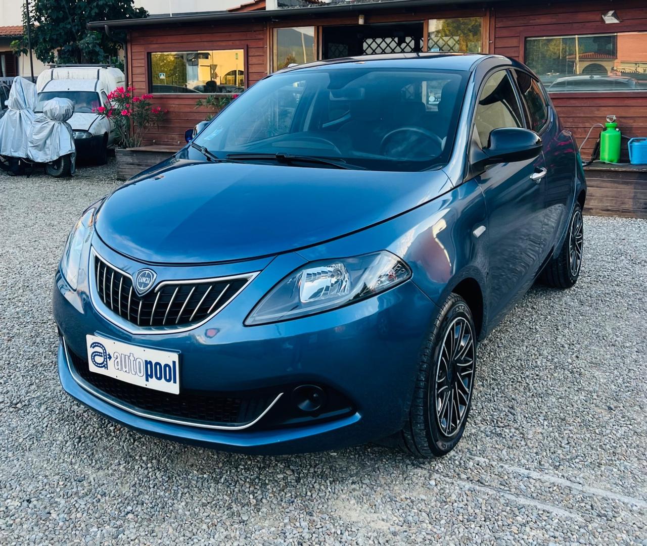 Lancia Ypsilon 1.0 FireFly 5 porte S&S Hybrid Silver