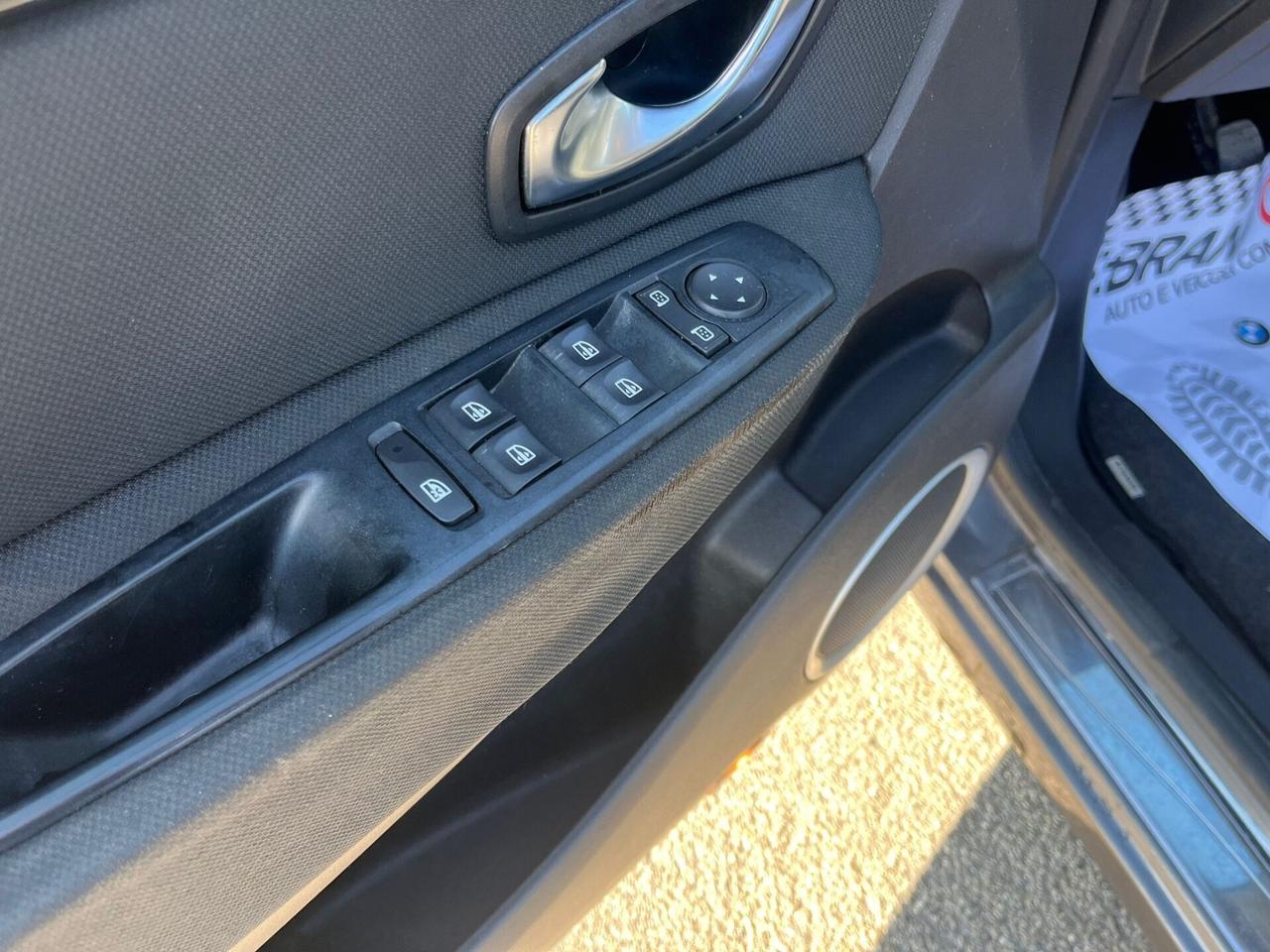 Renault Scenic X Mood 1.5 dCi 110CV Dynamique 2010