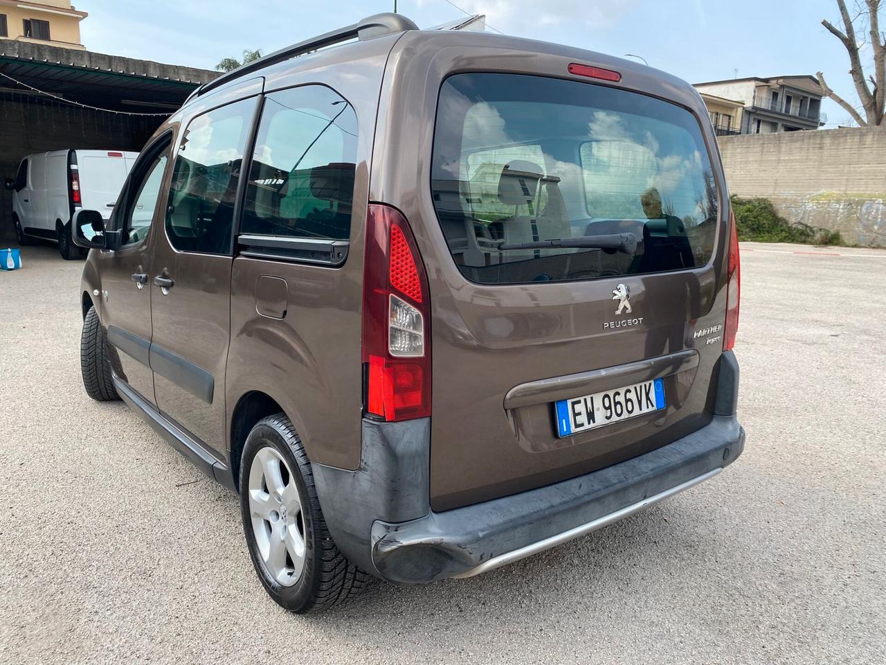 Peugeot Partner autovettura 1.6hdi full opt 2014