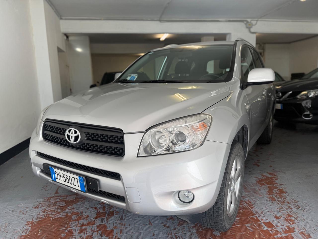 Toyota RAV 4 RAV4 2.2 D-4D 136 CV Sol