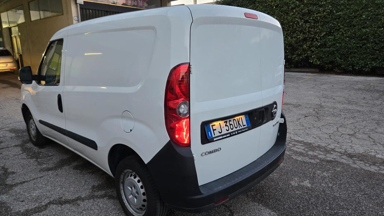 Opel Combo 1.6 CDTi 95CV PC-TN Elective