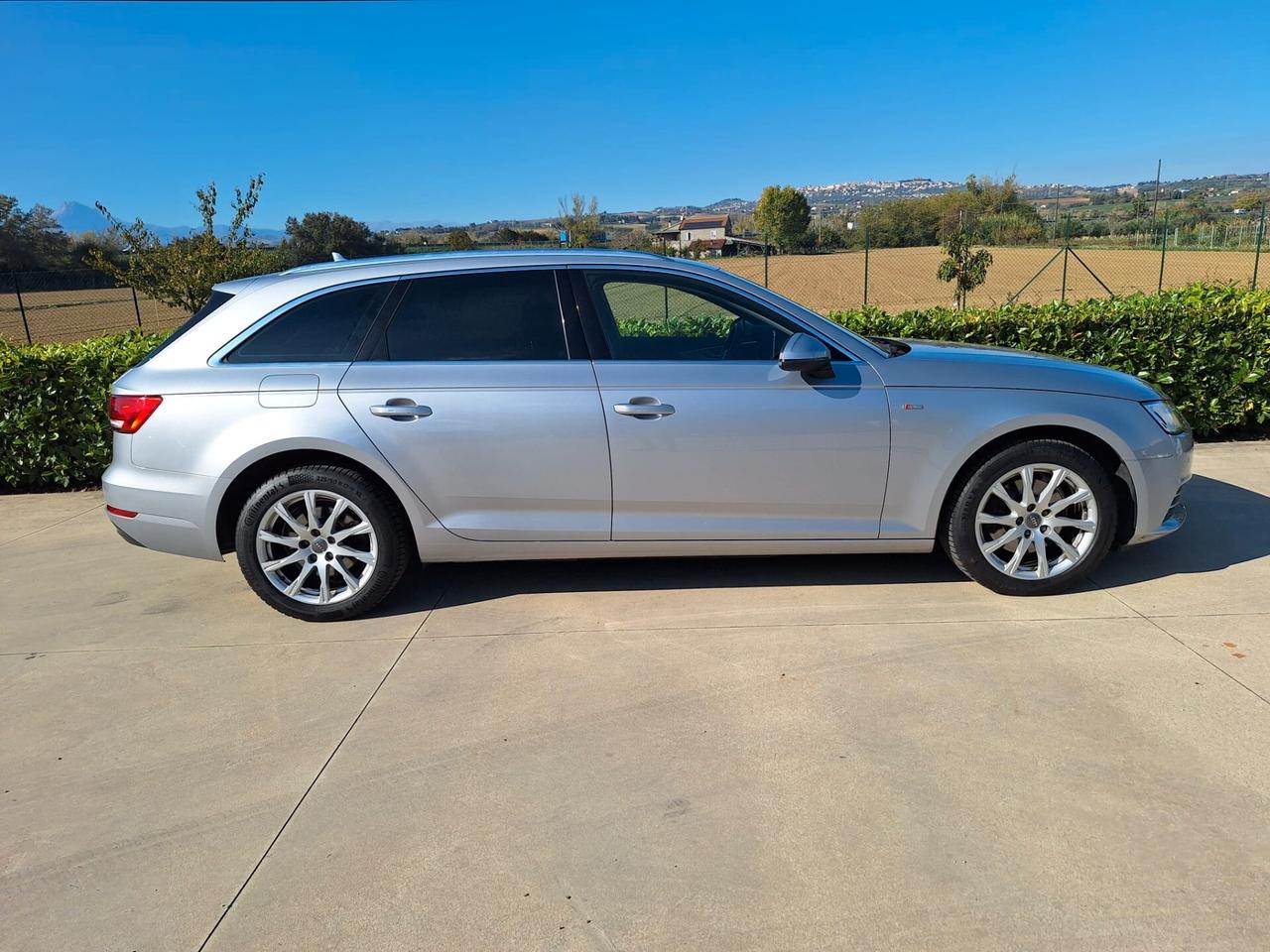 Audi A4 Avant 2.0 TDI 150 CV ultra Business Sport