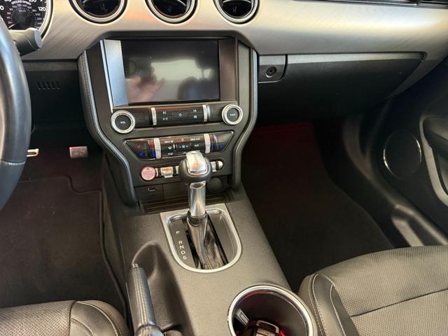 FORD Mustang Fastback 5.0 V8 aut. GT