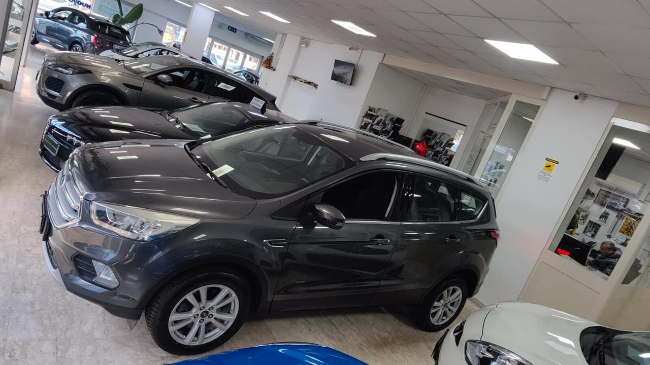 Ford Kuga 2.0 TDCI 150CV 4WD Titanium Powershift Business