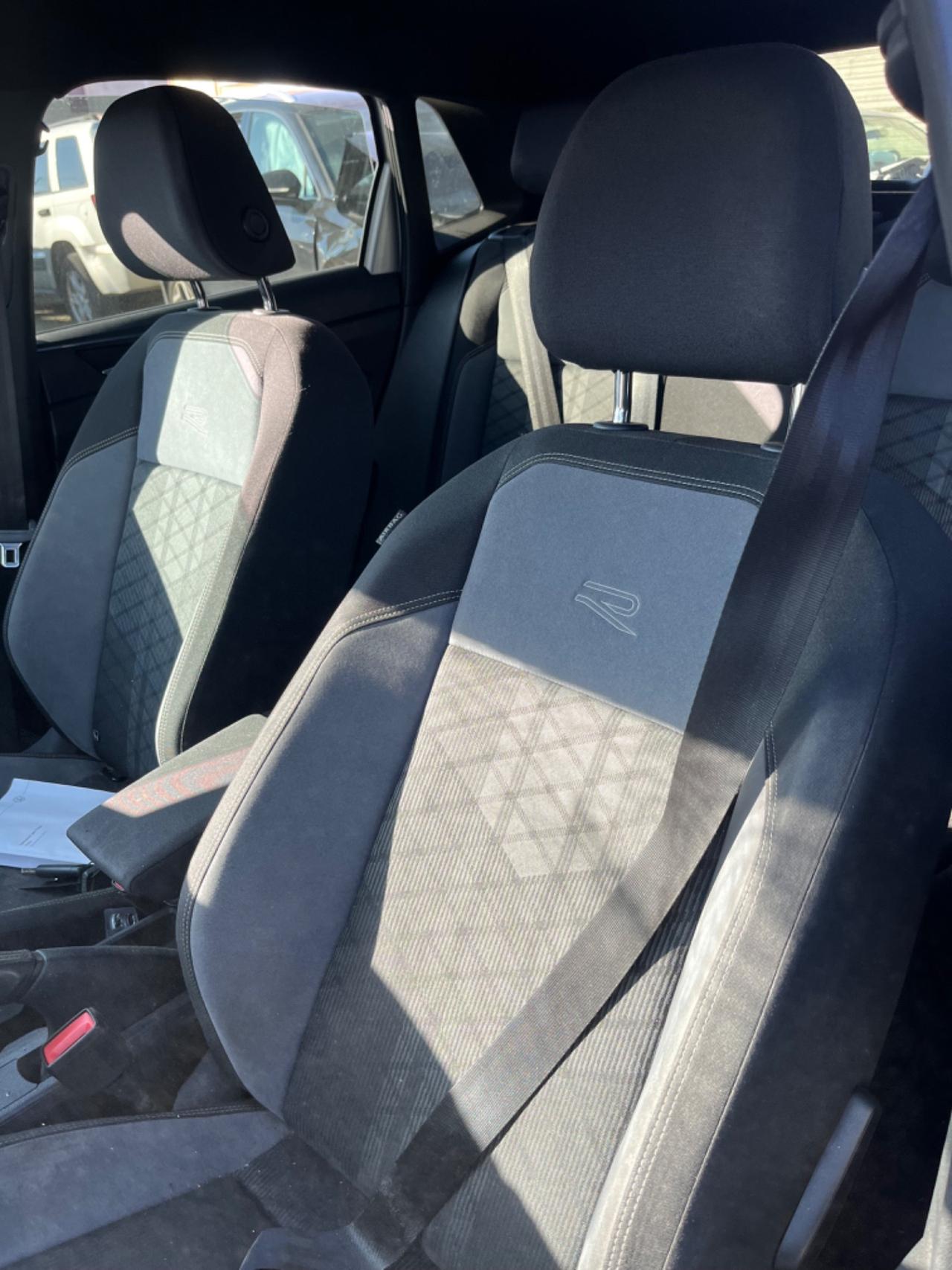 Volkswagen Polo 1.0 TSI R-Line 2023 sinistrata