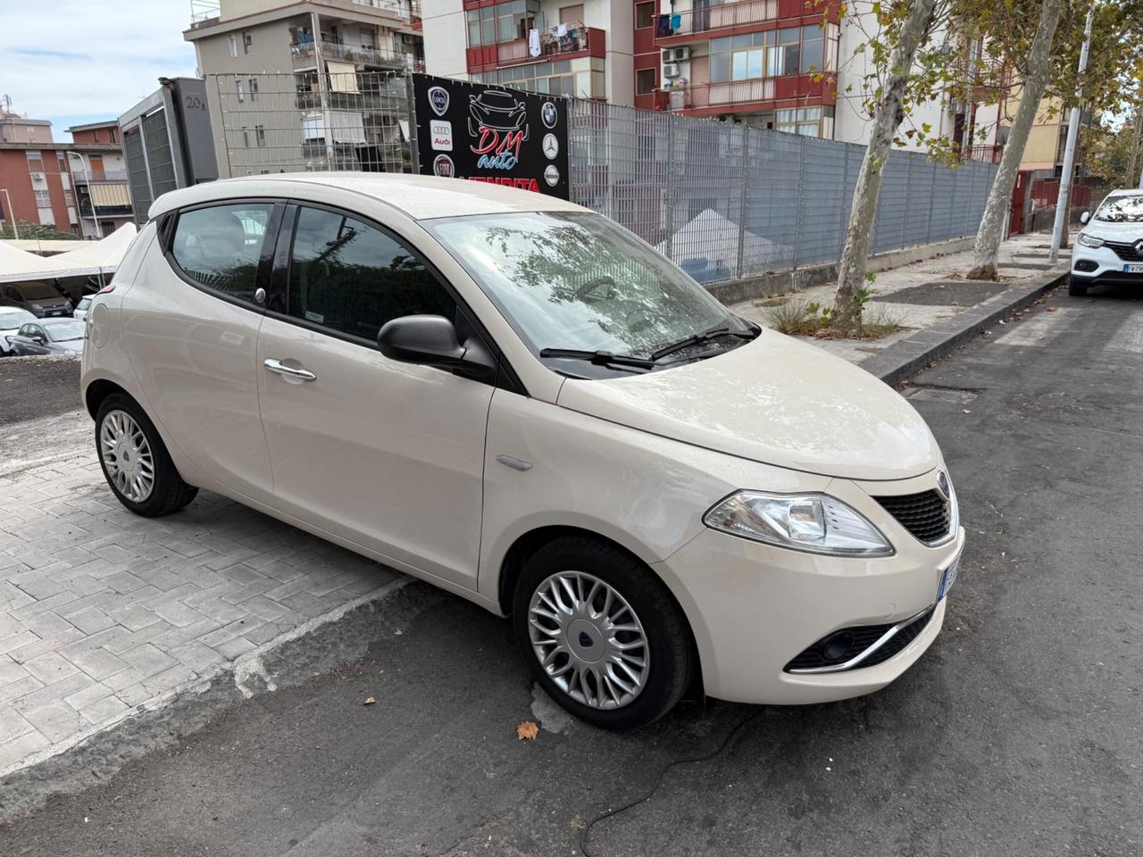Lancia Ypsilon 1.2 69 CV 5 porte GPL Ecochic Gold
