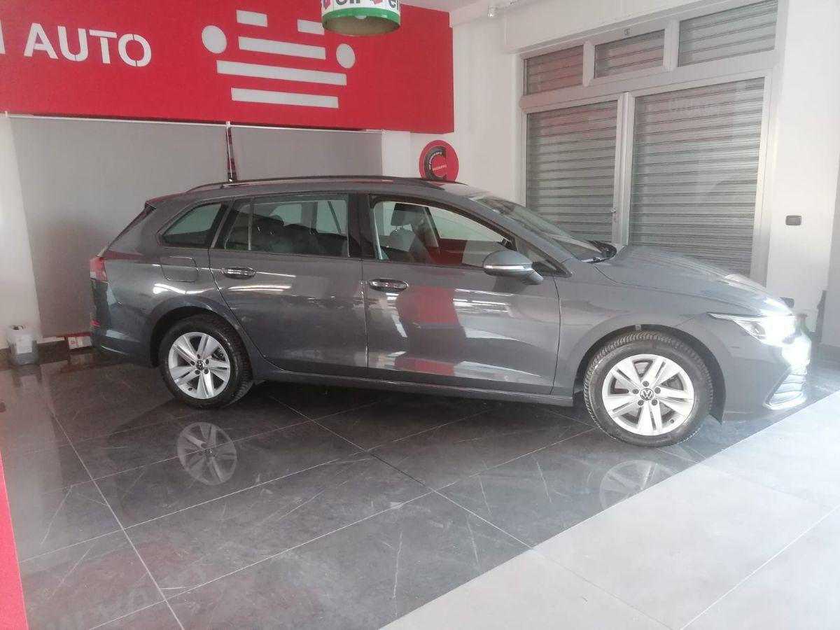 VOLKSWAGEN - Golf Variant - 2.0 TDI SCR Life