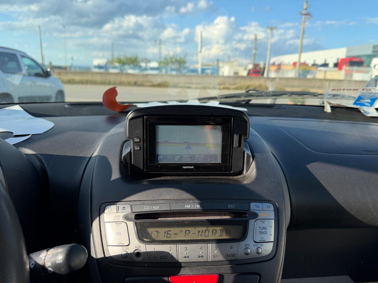 Toyota Aygo 1.0 5 porte Now Connect “NAVI”