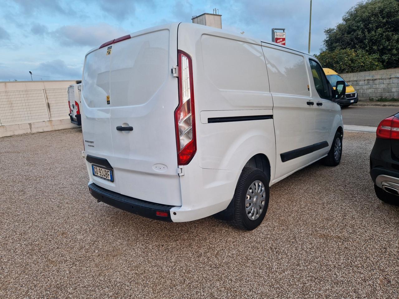 Ford Transit Custom Ultima versione