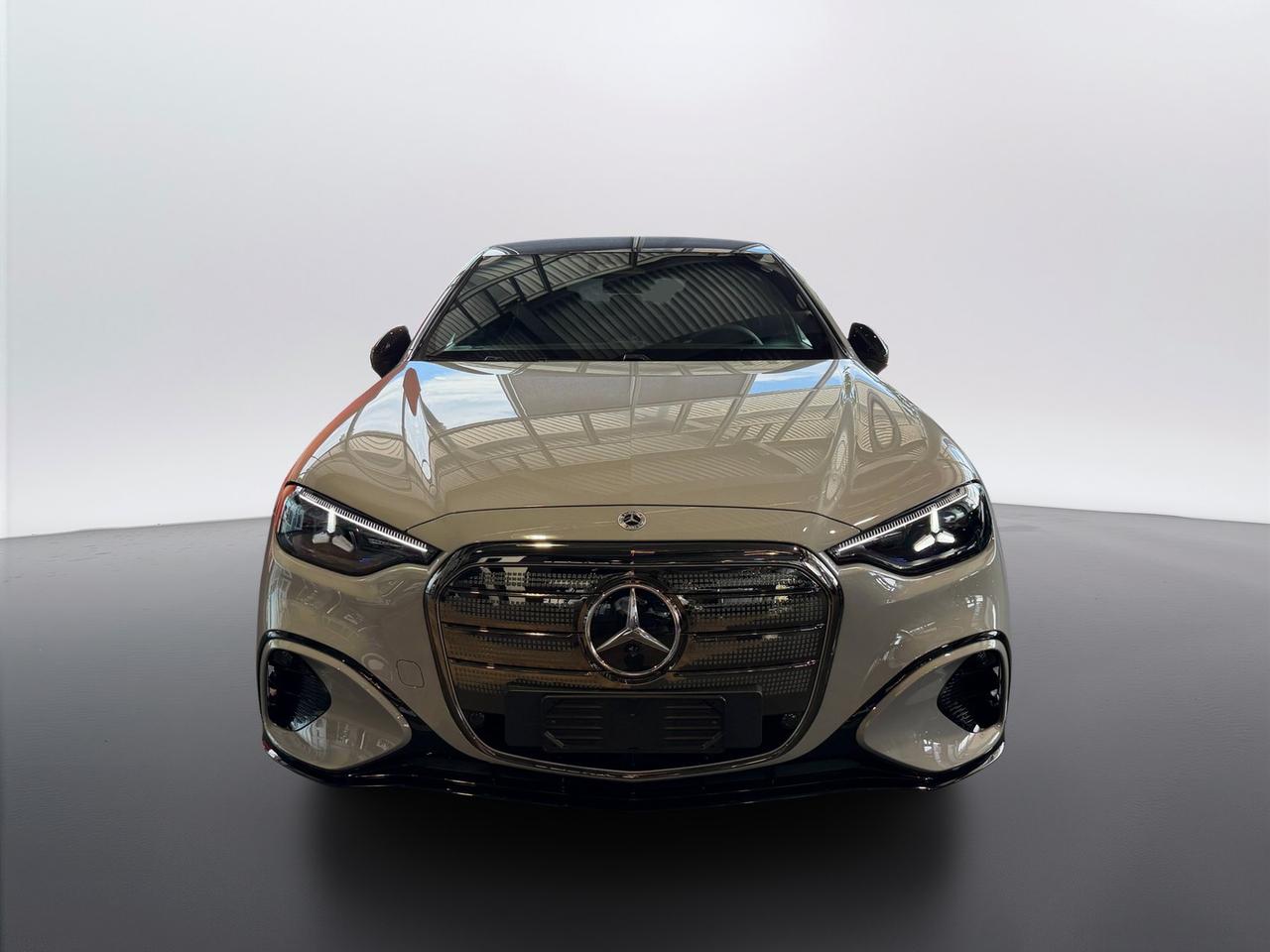 Mercedes-Benz C 400 4MATIC con tecnologia EQ