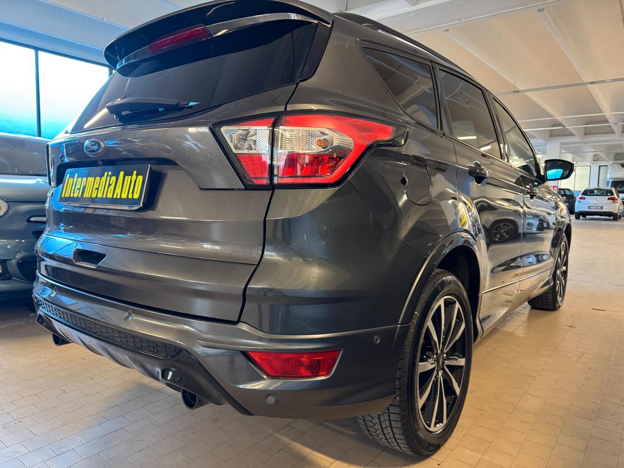 Ford Kuga 1.5 TDCI 120 CV S&S 2WD ST-Line