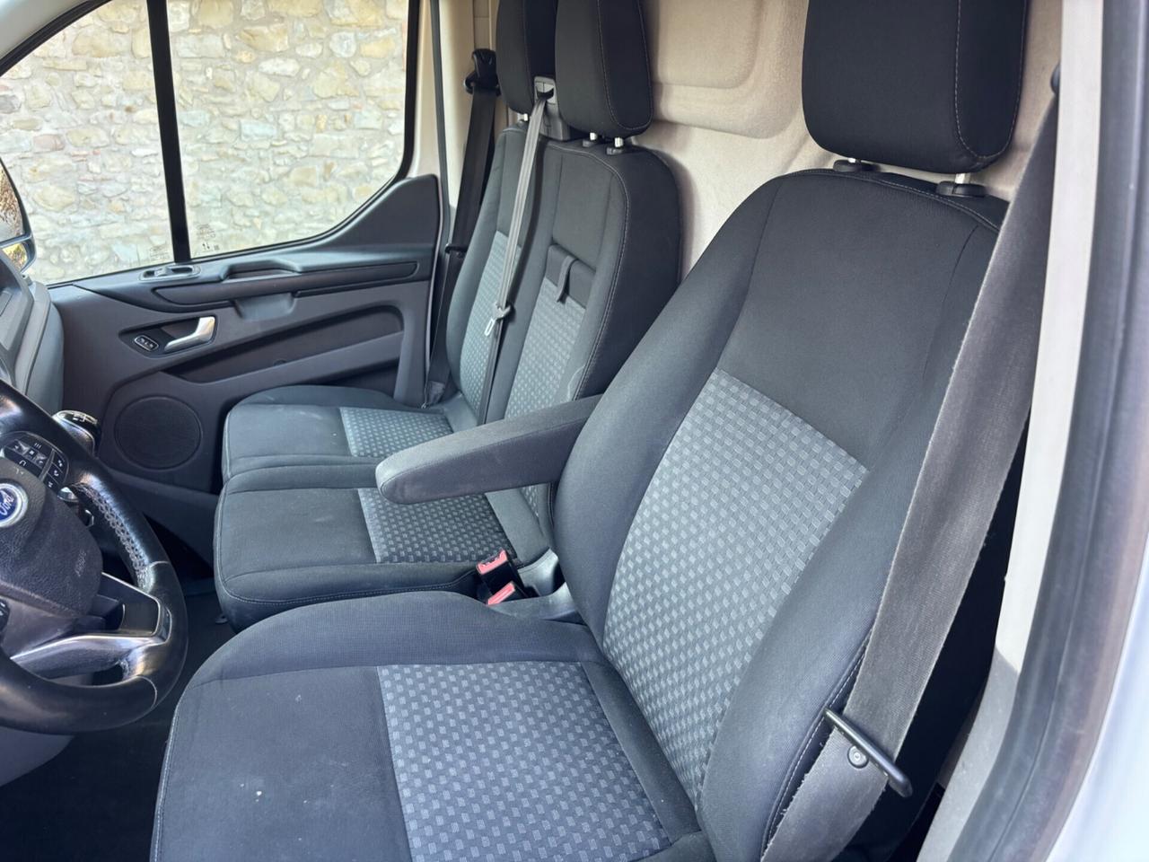 Ford Transit Custom 280 2.0 EcoBlue Hybrid 130 PC Furg. Titanium