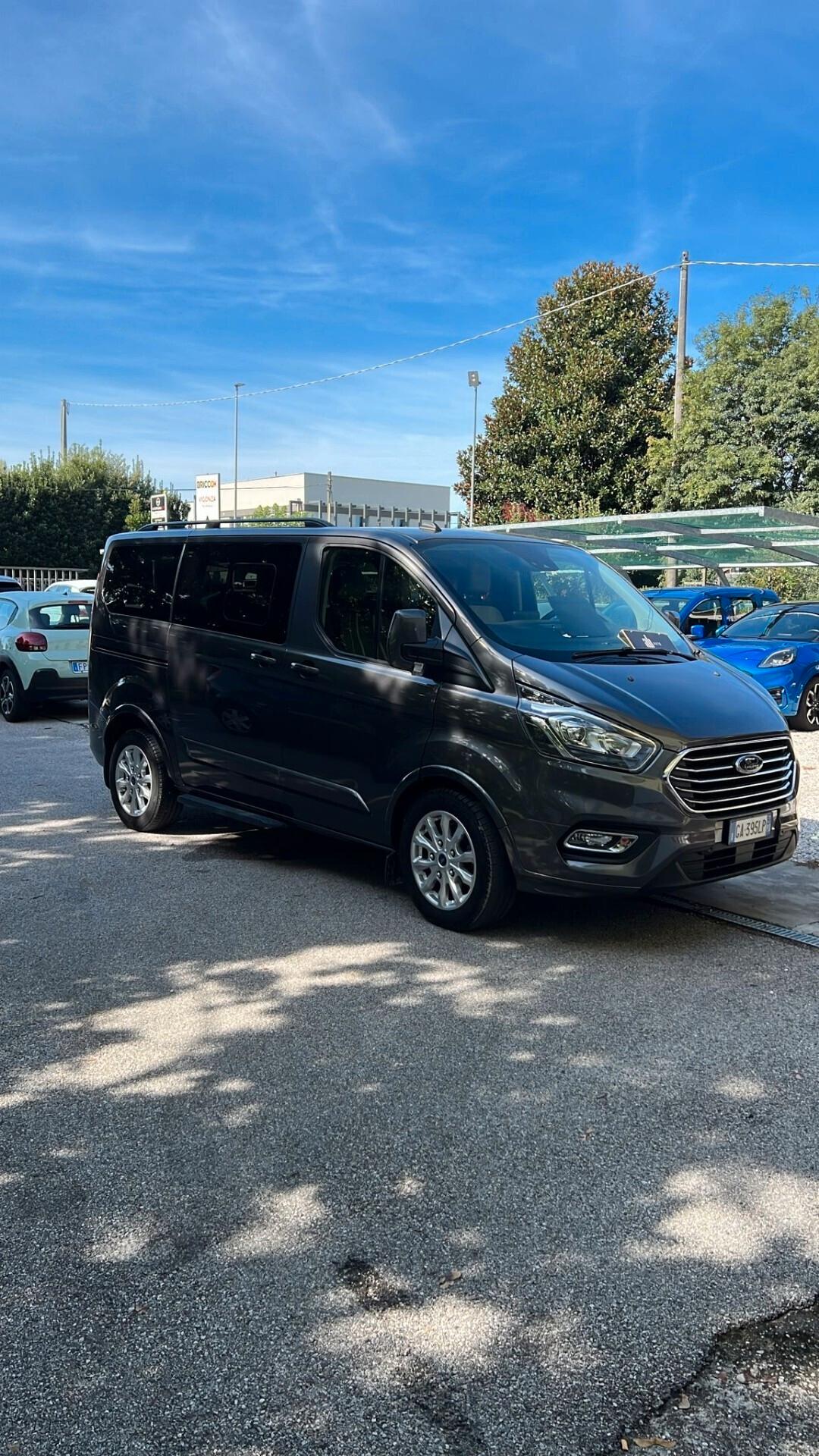 Ford Tourneo Custom 320 2.0 EcoBlue 185CV aut. PC c/sollev. Tit.