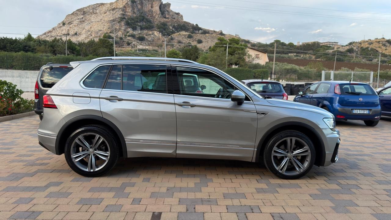 Volkswagen Tiguan R-LINE 2.0 TDI DSG