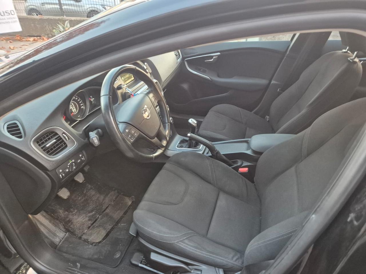 Volvo V40 D2 1.6 Kinetic E5B -- IN ARRIVO!!!