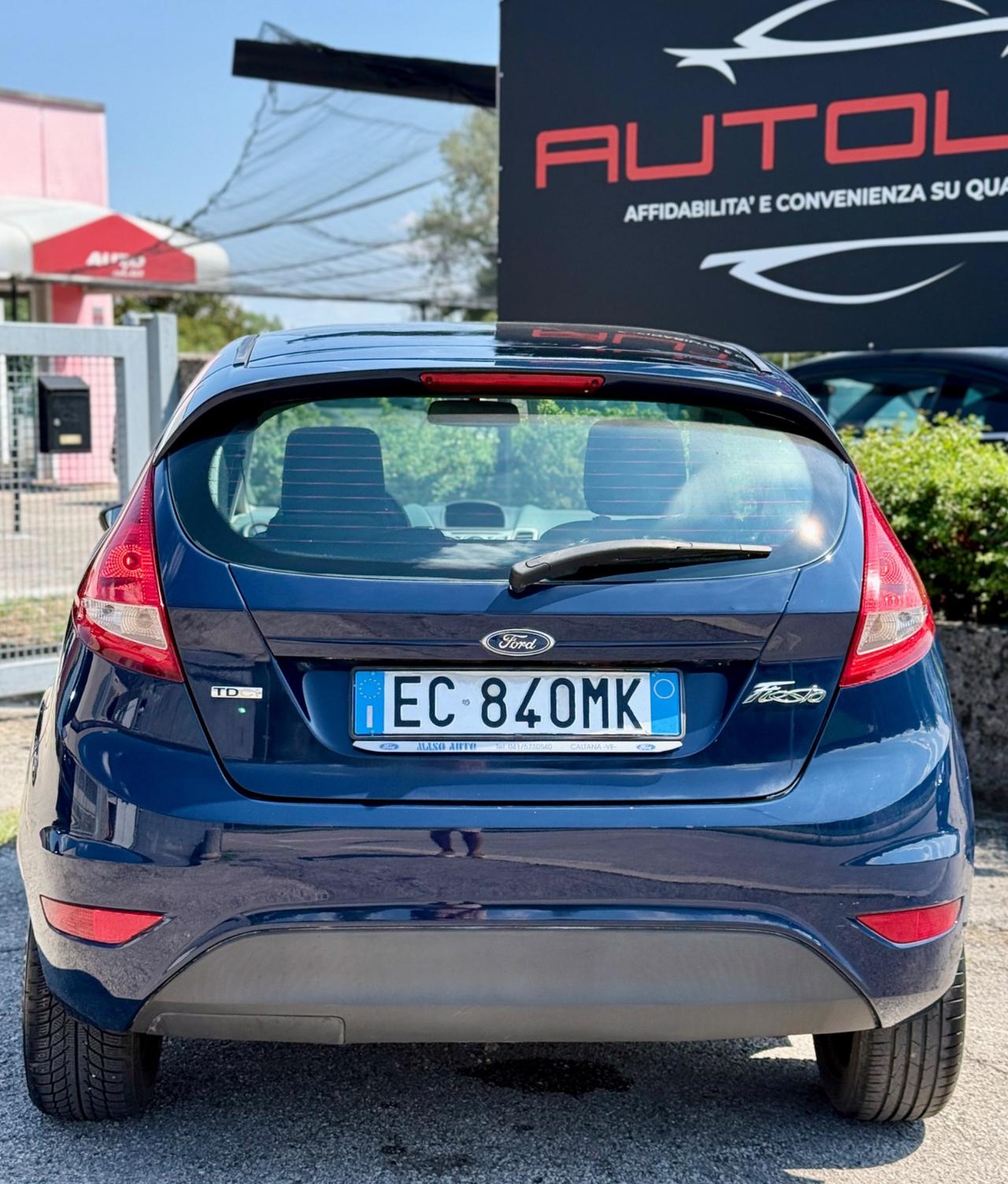 Ford Fiesta 1.4 TDCi 68CV 3 porte 143.000Km NEOPATENTATI