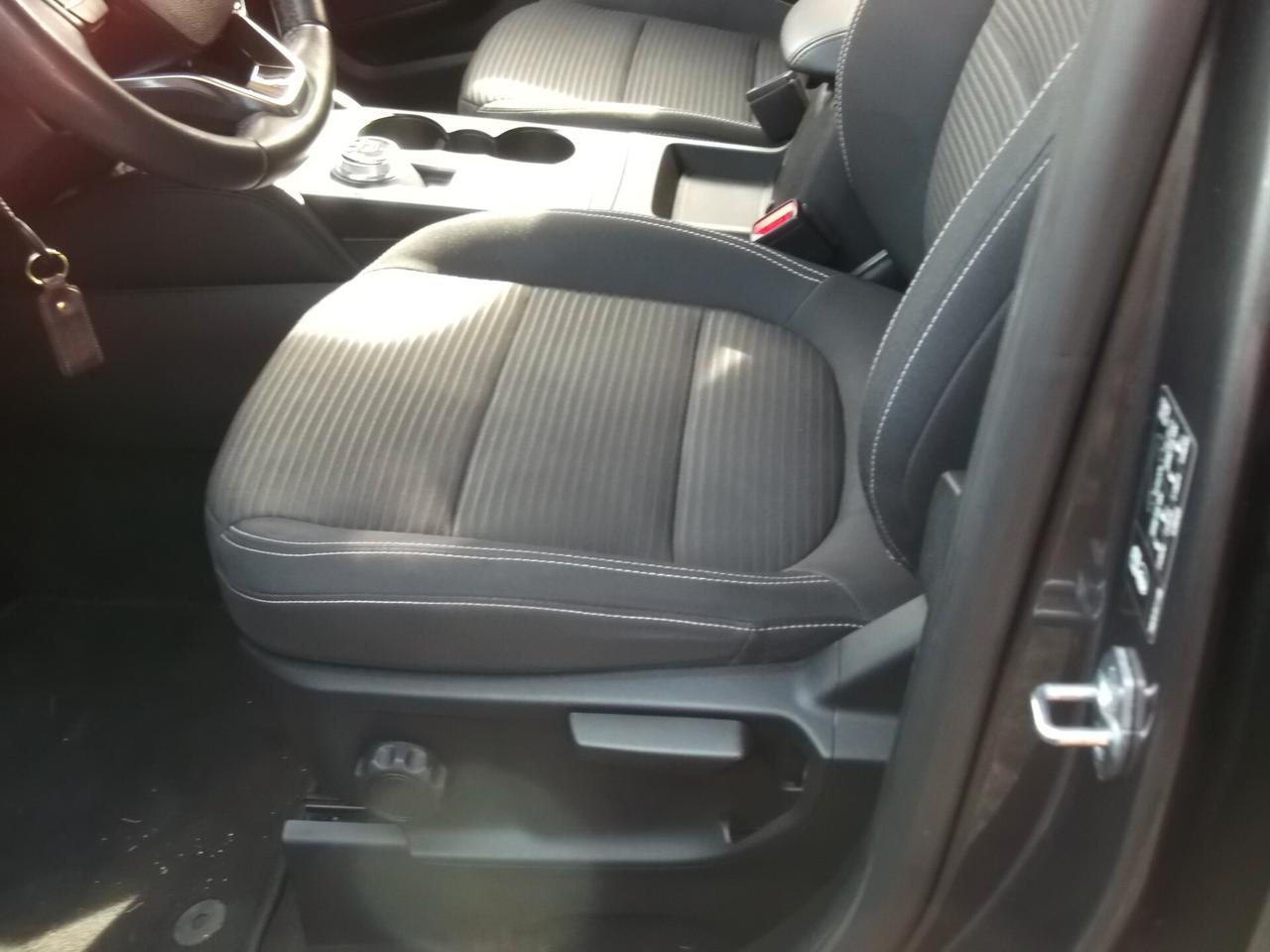 Ford Kuga 2.5 Plug In Hybrid 225 CV CVT 2WD Titanium Business - 09