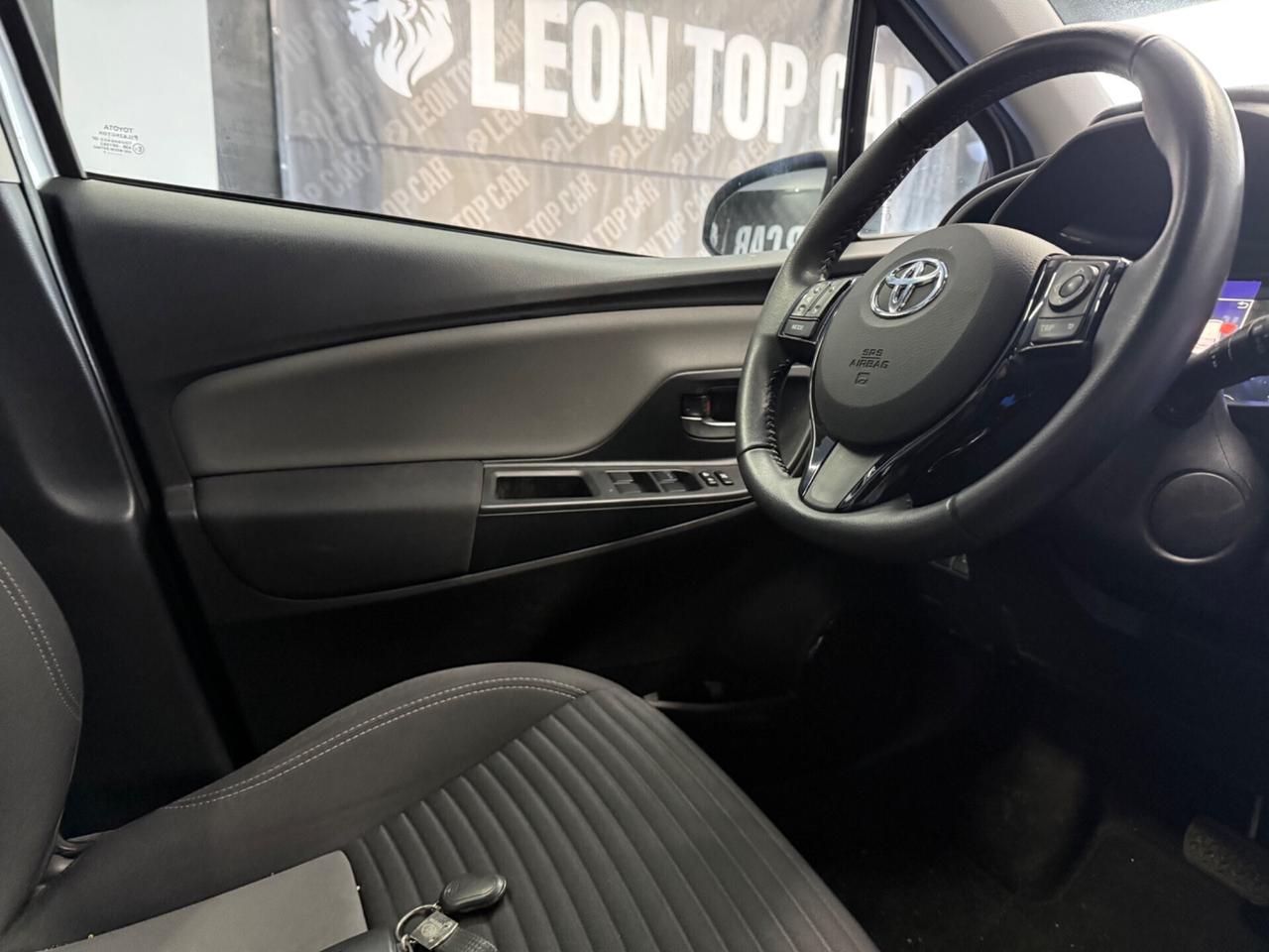 Toyota Yaris benzina hybrida Automatico km 18 mila garanzia 2028