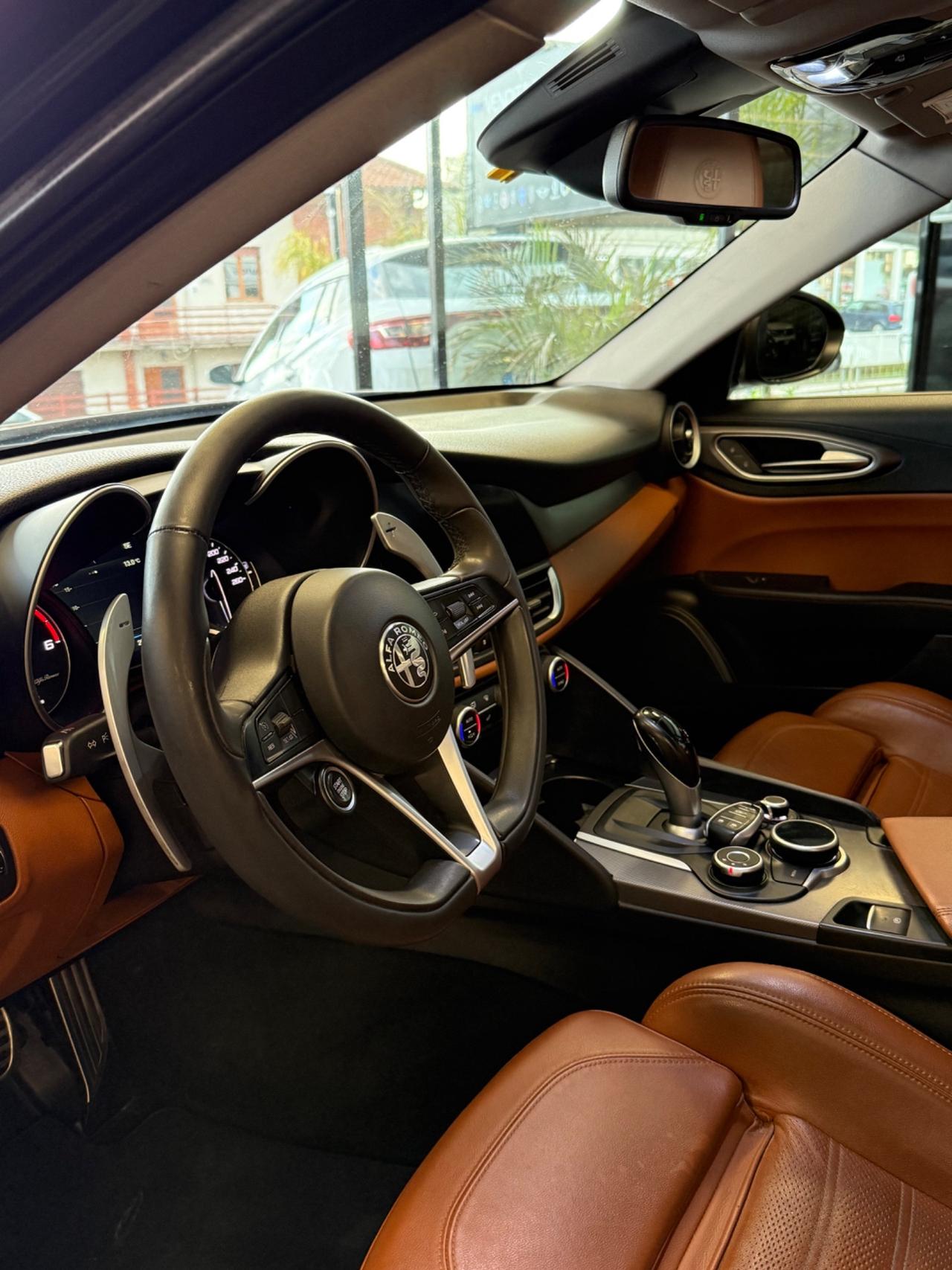 Alfa Romeo Giulia 2.2 Turbodiesel 210 CV AT8 AWD Q4 Veloce