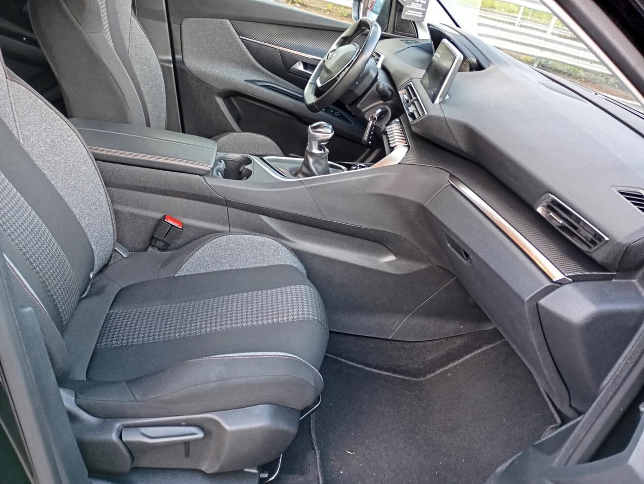 Peugeot 3008 1.5 BlueHDi 130CV Business