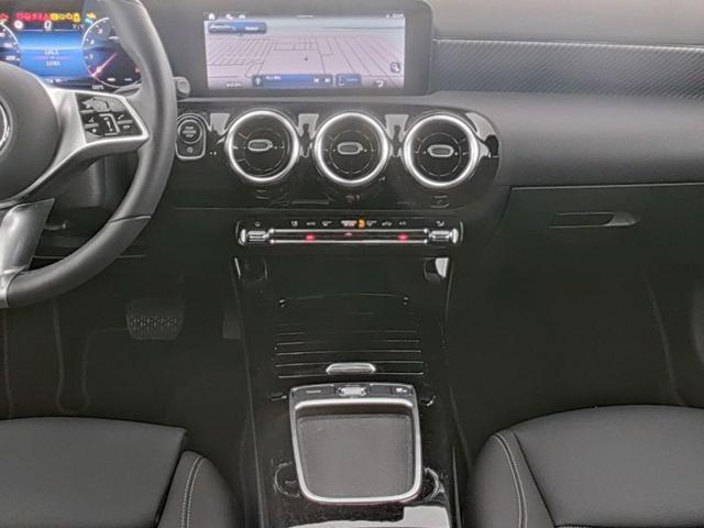 MERCEDES-BENZ A 180 Automatic Progressive Advanced