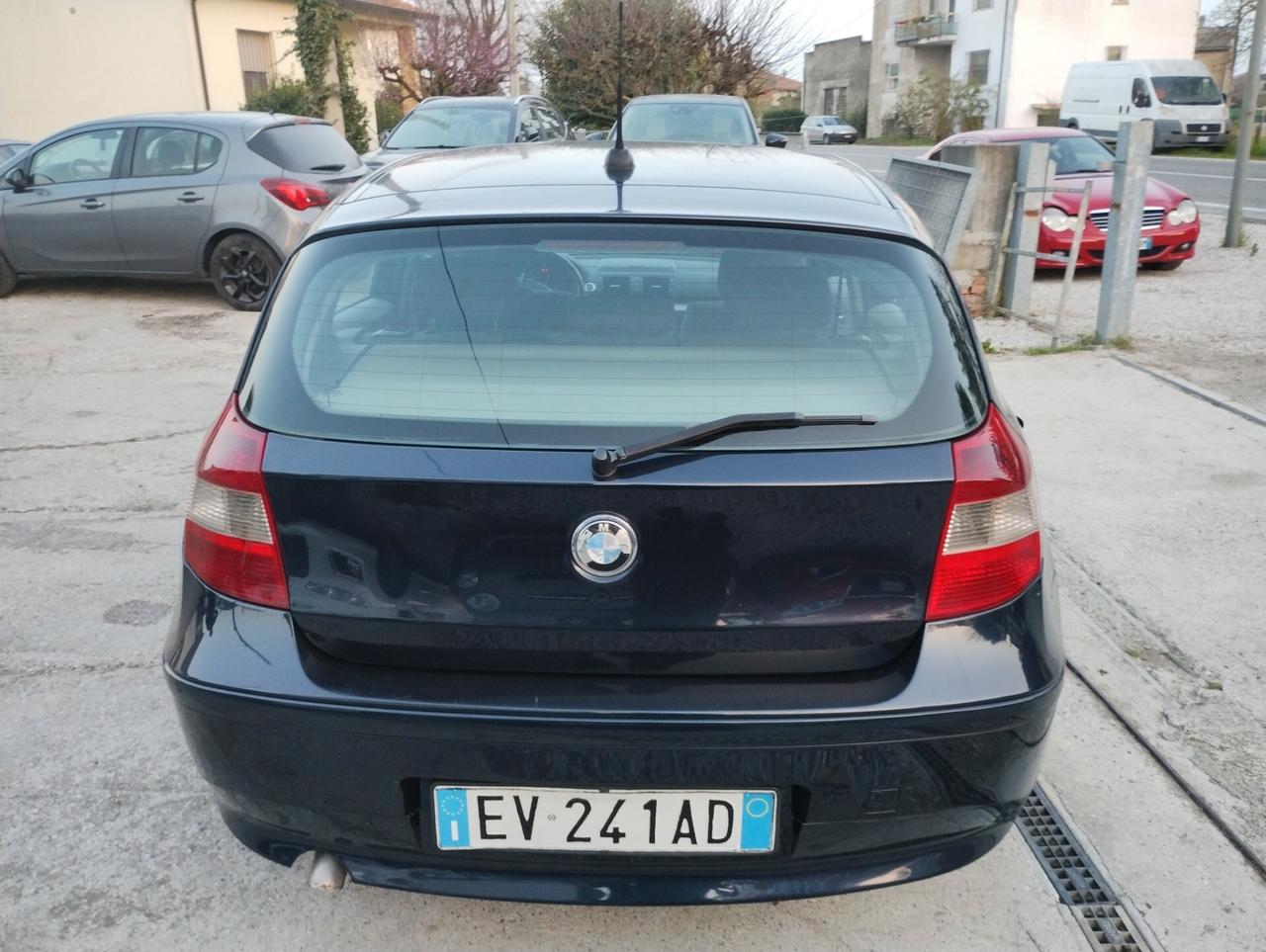 BMW SERIE 1 120D cat 5P Futura 2006 Automatica