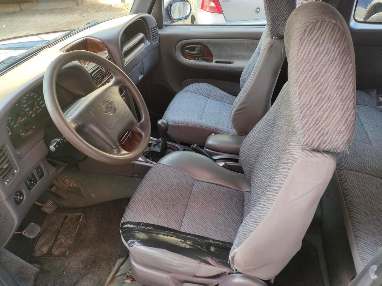 Ssangyong Korando 661 2.3 td Autocarro e Gancio traino