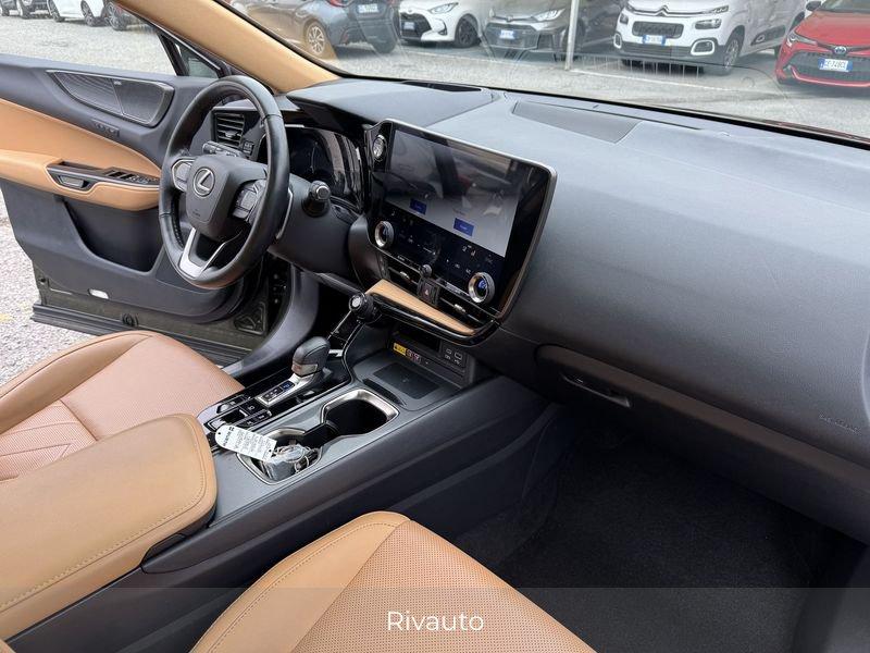 Lexus NX Hybrid Luxury 4WD MY22