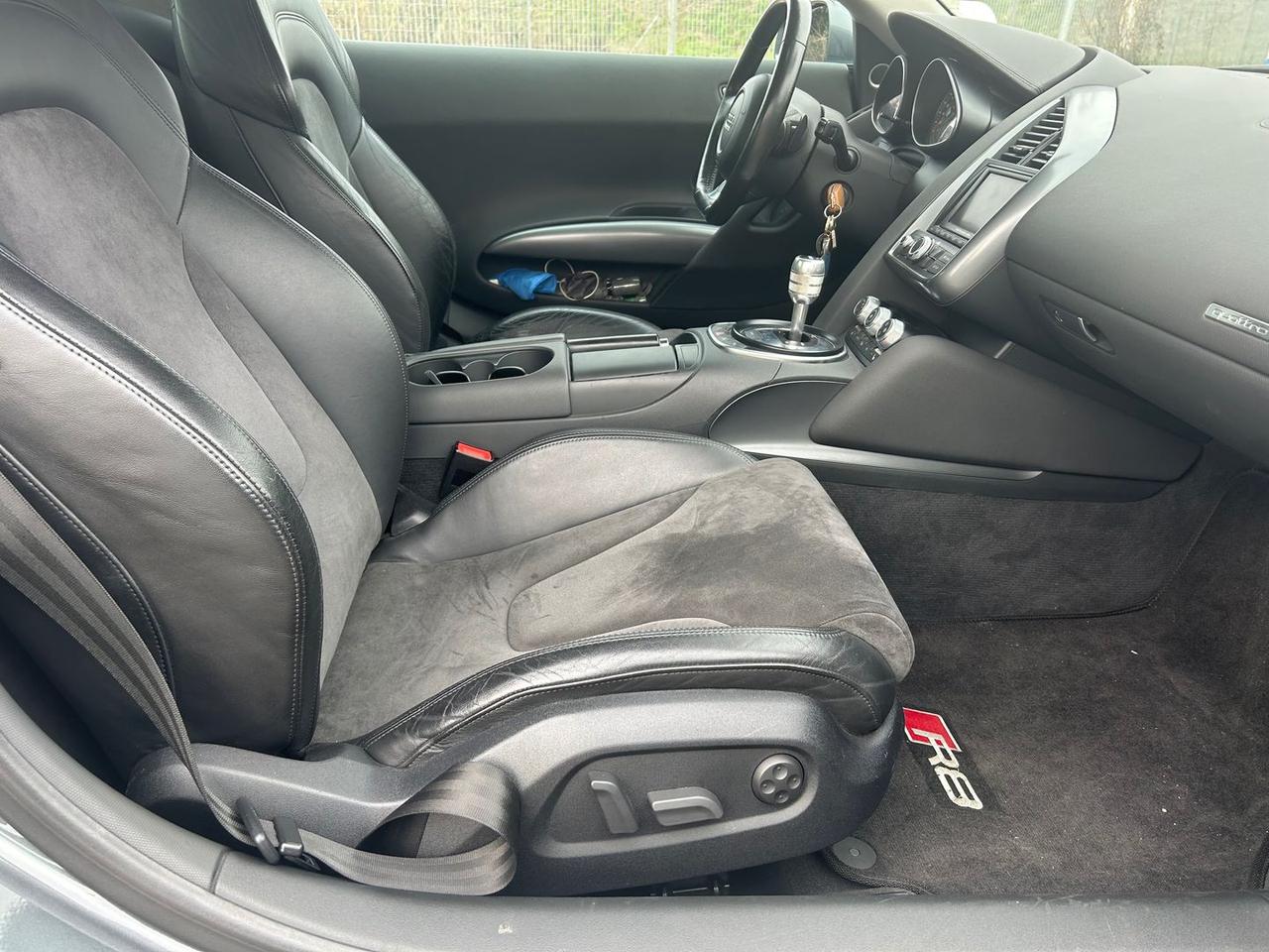 Audi R8 Plus 4.2 FSI #8771