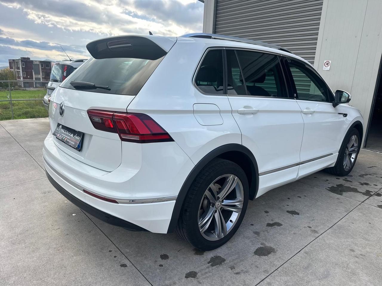 Volkswagen Tiguan 1.6 TDI SCR R.LINE