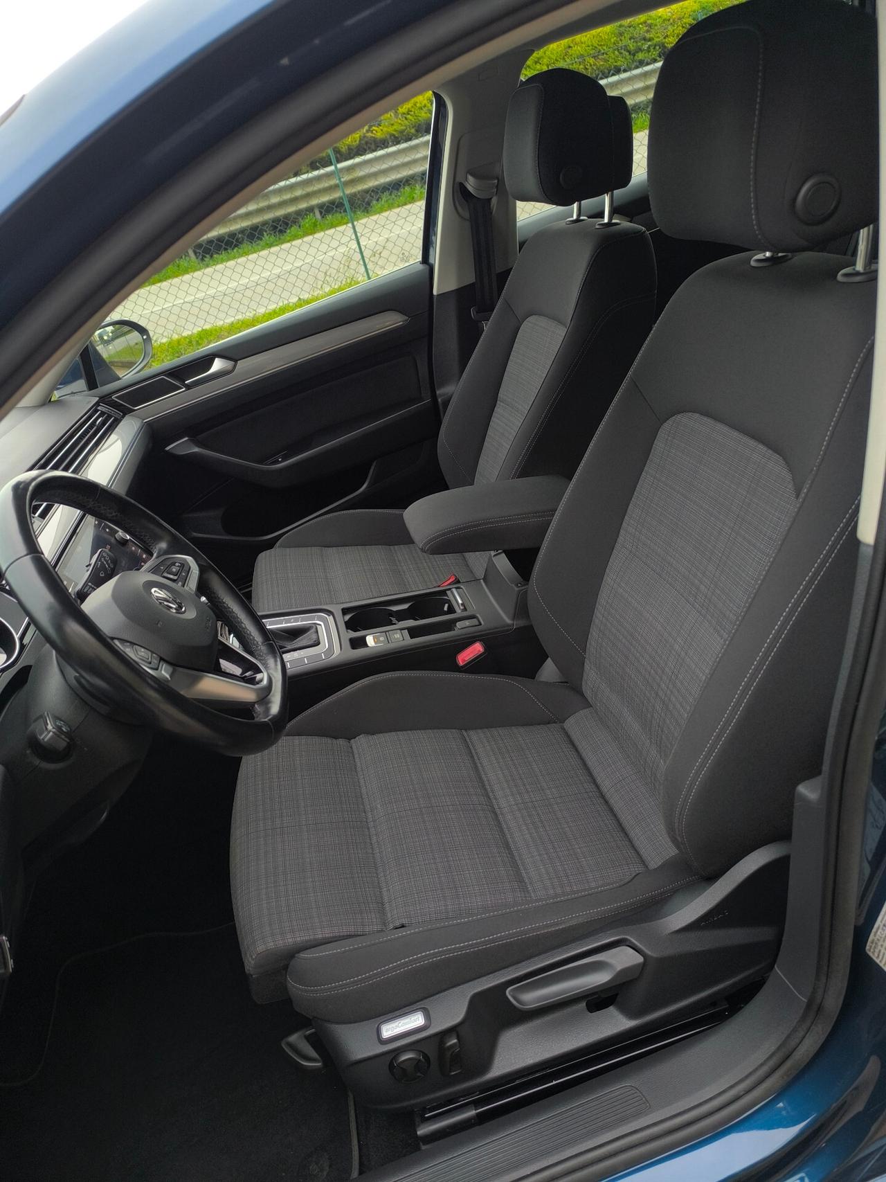 Volkswagen Passat Variant 1.6 TDI SCR DSG Business BMT