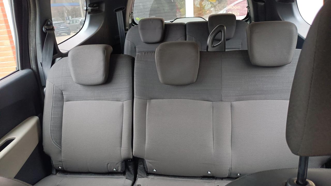 Dacia Lodgy 1.5 diesel 7 posti navigatore telefono bluetooth