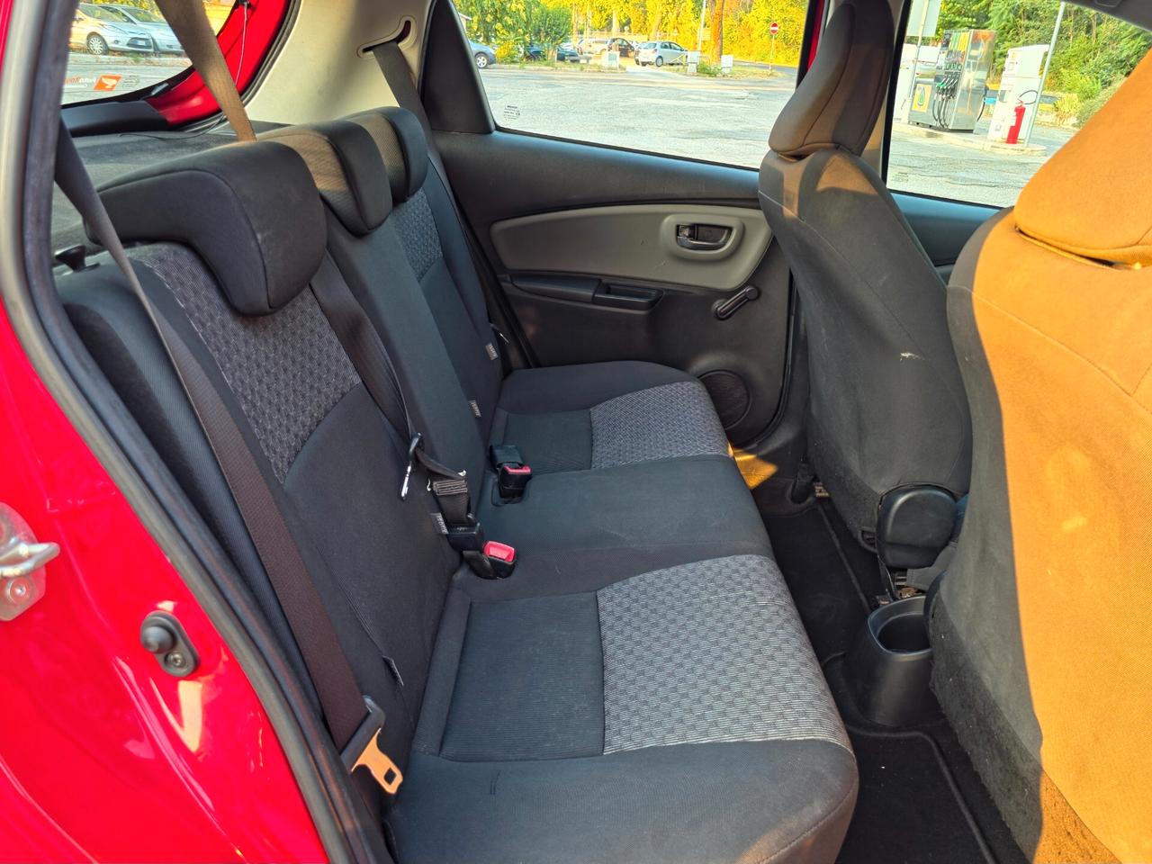 Toyota Yaris 1.0 5 porte Lounge CV-69 E6 Manuale NEO 2015