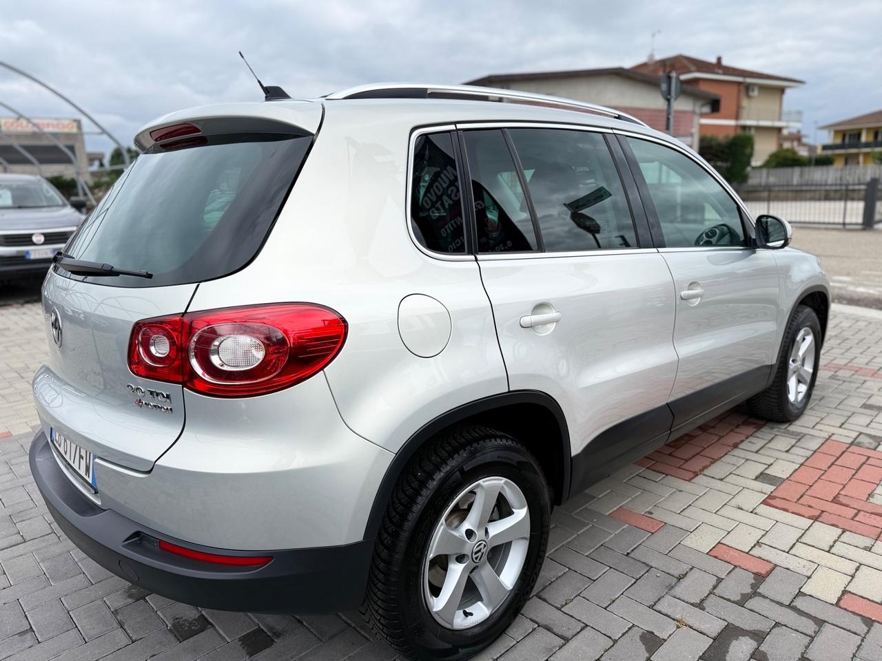 Volkswagen Tiguan 2.0 TDI DPF 4MOTION DSG Sport & Style